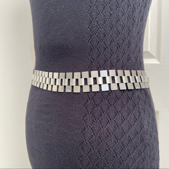 Vintage sliver tone coin and trunk medallion and link belly chain belt. Used - Picture 5 of 5